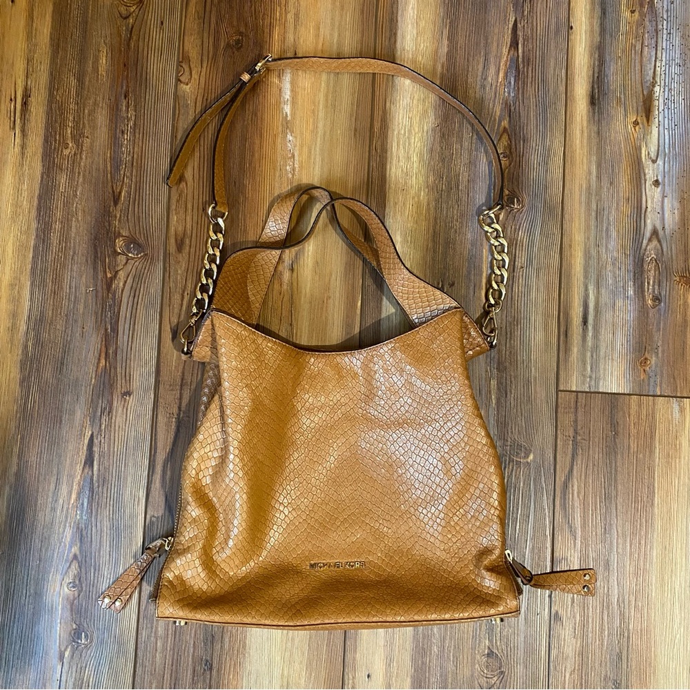 Michael Kors Devon Shoulder Tote Bag